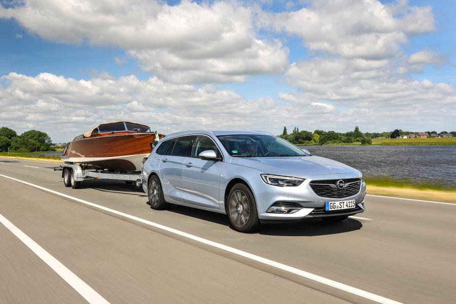  Opel Insignia Sports Tourer Turbo D 2017 года  (фото 27 из 40)